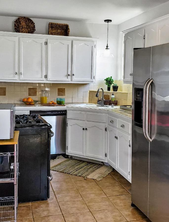 Private, Spacious With Sunny Patio