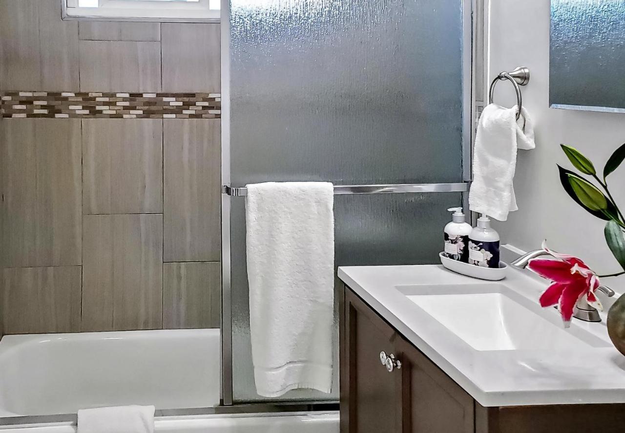 Private, Spacious With Sunny Patio Appartement *